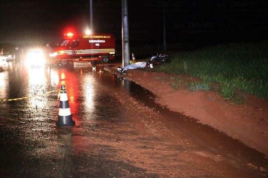Jovens morrem após moto colidir em poste em Nova Mutum; gestante ficou gravemente ferida Foto34744