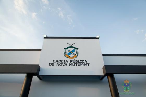Agentes que facilitaram "festinhas" na cadeia são readmitidos pelo Estado Foto57734
