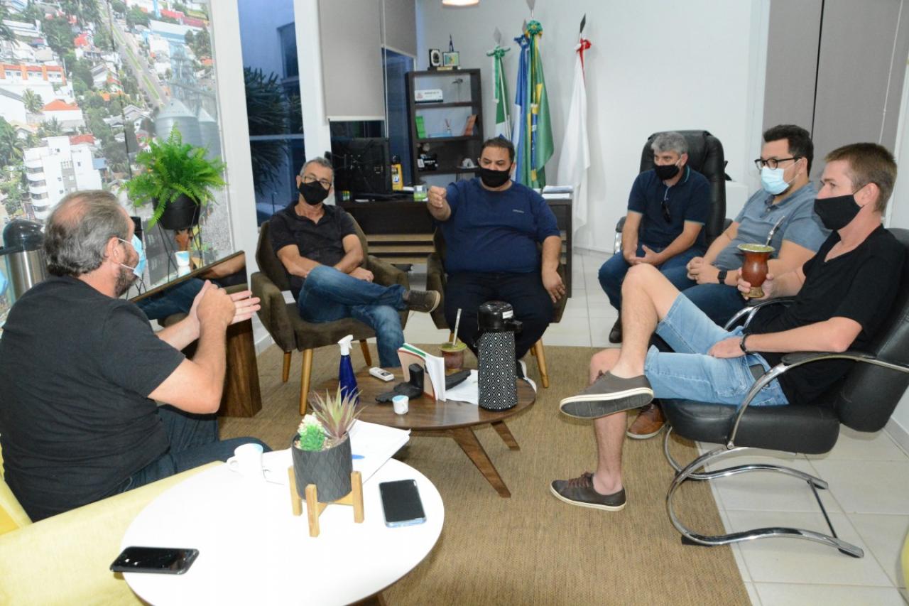 Legislativo, Executivo e CAT avançam na discussão sobre a criação de um Fundo de Aval para atender a agricultura familiar em Sorriso Foto605