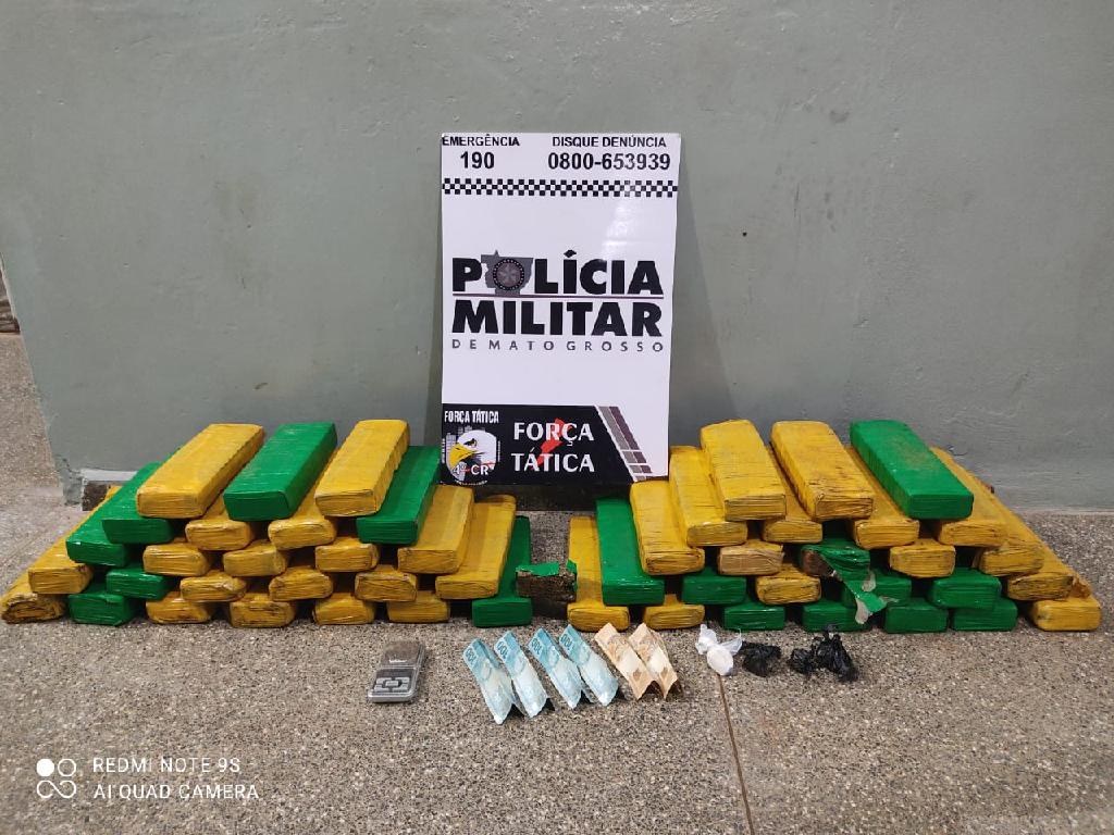 Força Tática prende suspeito e apreende 50 kg de maconha enterradas em chácara Foto54954