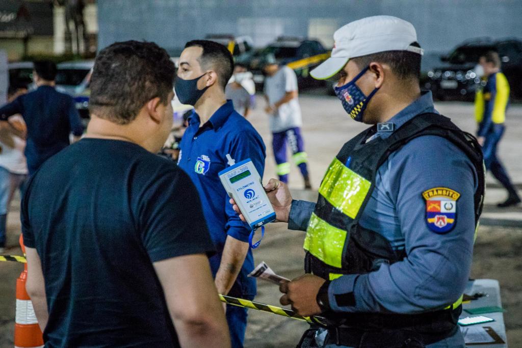 Mais de 7 mil pessoas foram detidas em MT por descumprir normas de biossegurança Foto75512