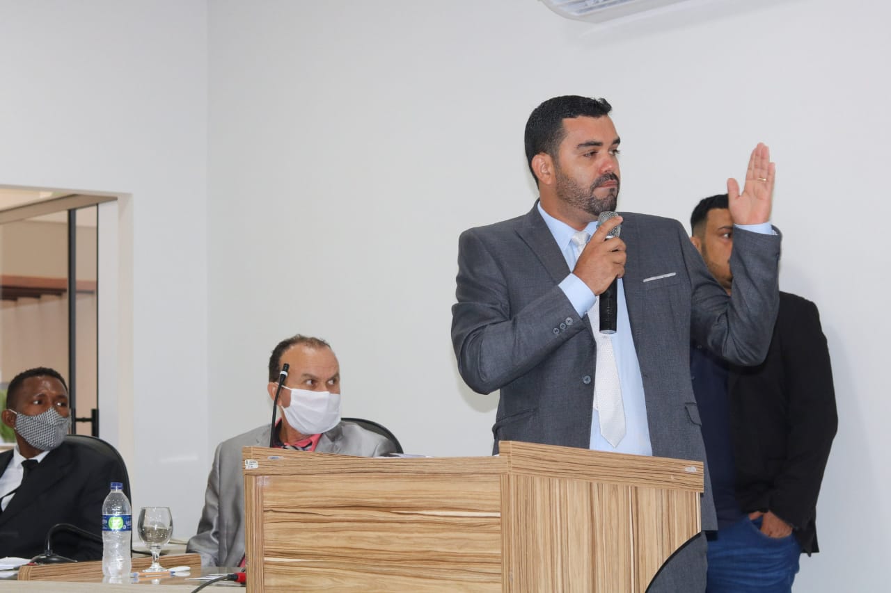 Vereador de Nova Ubiratã acusa prefeito de perseguição contra servidora: “Que liberdade é essa?” Foto23289