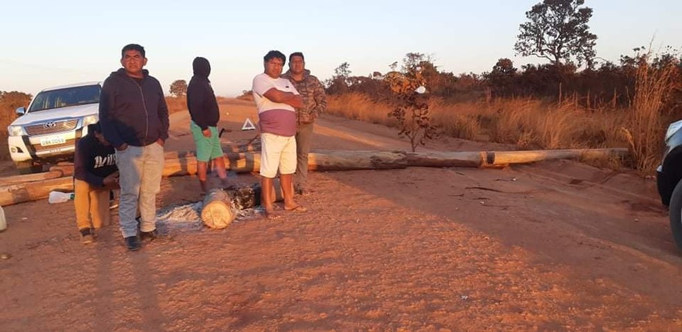 Rodovia é bloqueada como forma de protesto após morte de indígena em acidente Foto7785