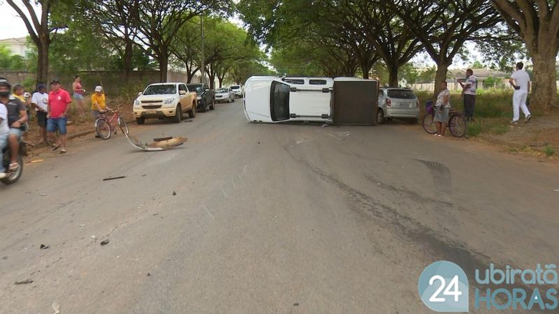 Caminhonete Frontier invade preferencial e causa grave acidente em avenida de Sorriso Foto97339