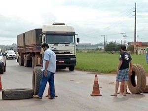 Caminhoneiros mantêm 7 bloqueios em rodovias de Mato Grosso Foto91911