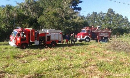 Jovem morre eletrocutado ao tentar religar energia de poste Foto22096
