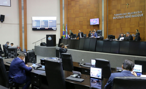CCJR aprova entrega de medicamentos com canabidiol pelo SUS Foto67988