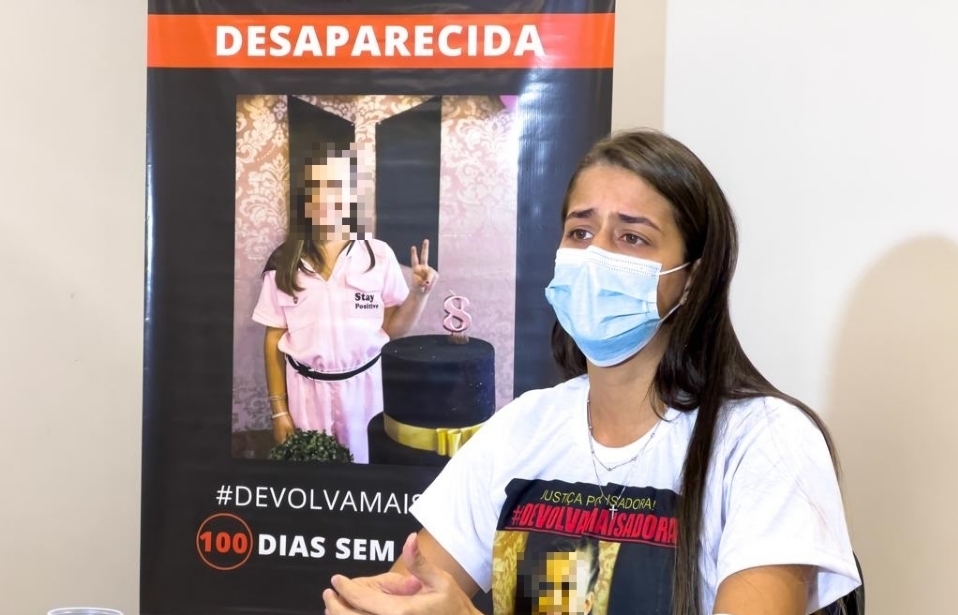 Garota levada pelo pai é entregue à mãe após 113 dias "desaparecida" Foto40007