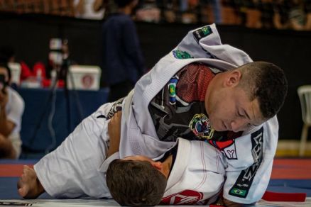 Sem braços e pernas, atleta ignora limites e brilha no esporte Foto93344