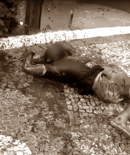 Homem tem mão decepada após ser atacado com golpes de facão em praça pública Foto29834