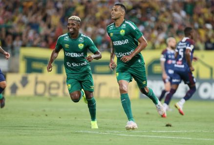 Cuiabá vence o Fortaleza e respira fora do Z4 do Brasileirão Foto54