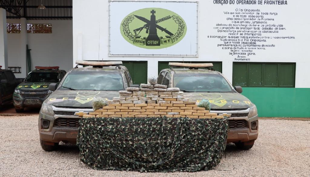 Gefron apreende carga de pasta base de cocaína avaliada em mais de R$ 1,3 milhão Foto81076