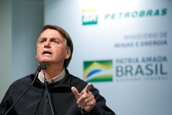 Bolsonaro cobra da Petrobras redução imediata dos preços dos combustíveis Foto82255