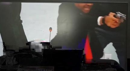 Vereador saca arma para colega em discussão no plenário Foto96710