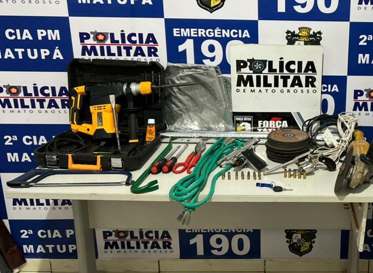 Quadrilha é flagrada pela Policia e tem plano frustrado de furto à agência bancária em Matupá Foto39736