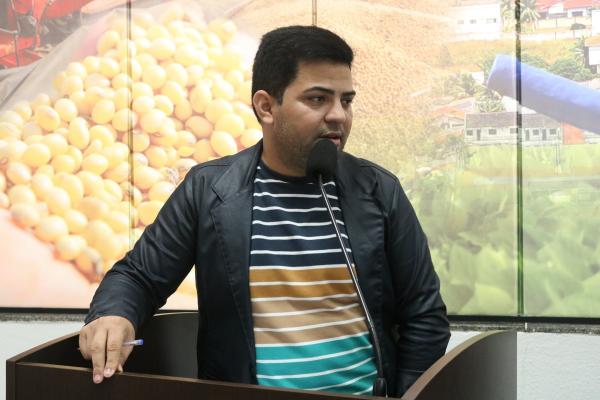 Mauricio indica perfuração de poços artesianos em praças de Sorriso Foto31047