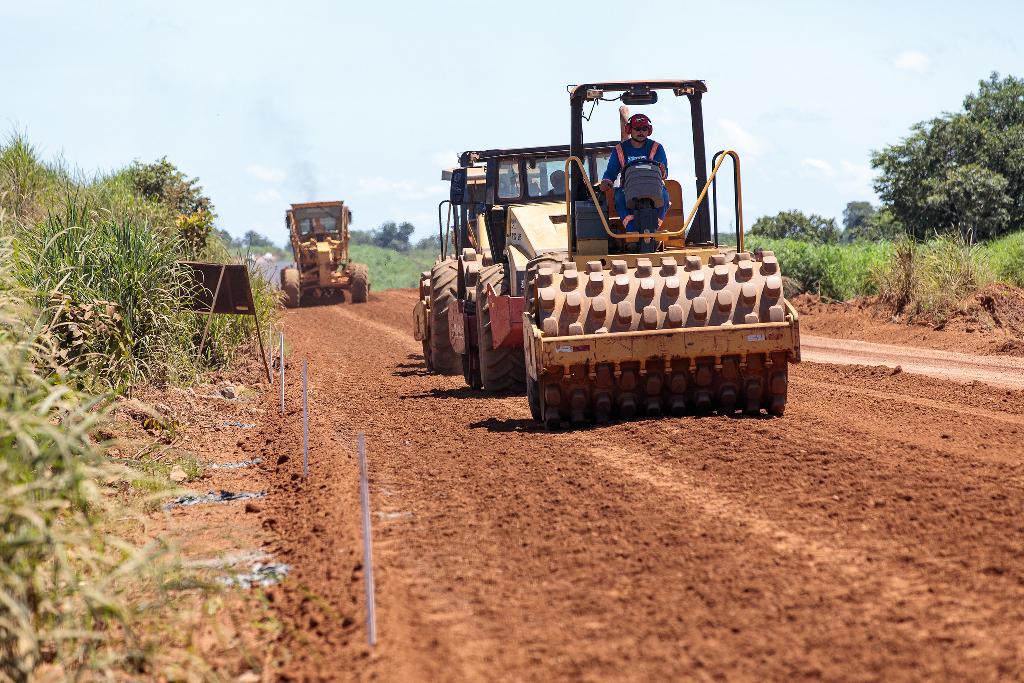 Governo lança quatro licitações para investir R$ 155 milhões em obras no interior do Estado Foto58949