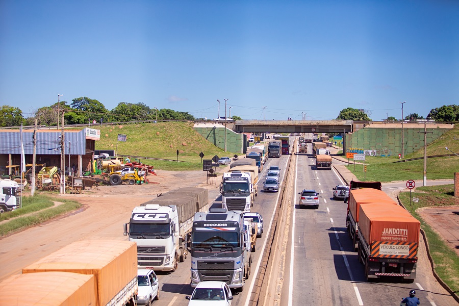 Fluxo de veículos na BR-163 deve aumentar 20% durante feriado prolongado; prevê concessionária Foto67214