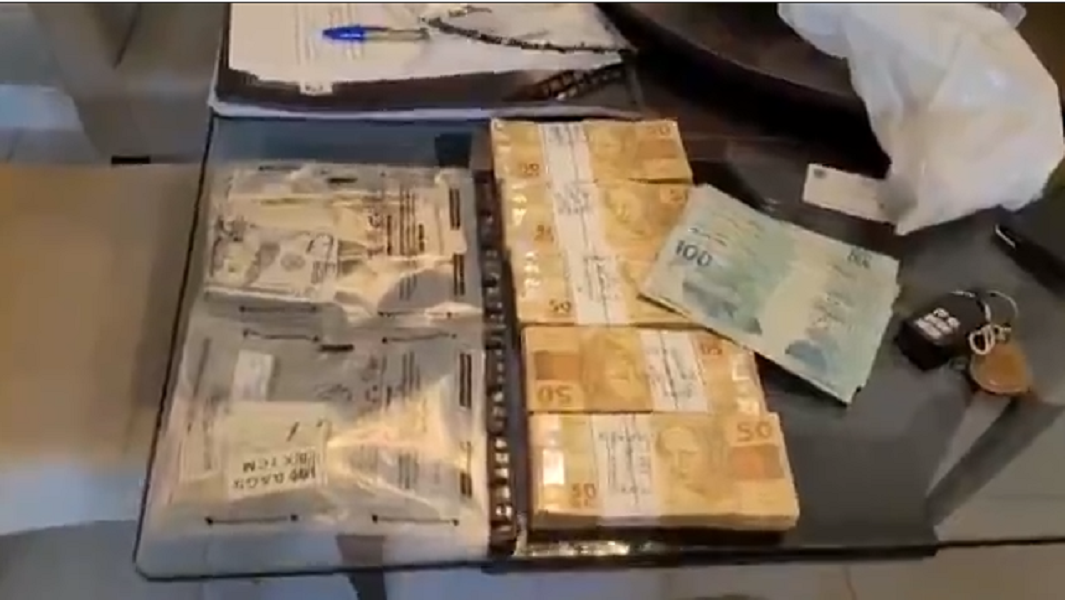 PF apreende diamantes e dólares embaixo da cama de ex-secretário de MT preso por tráfico internacional de drogas Foto91600