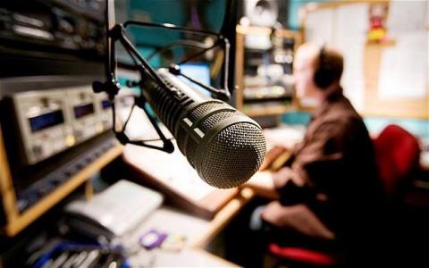 Rádio comunitária não comprova serviço voluntário e é condenada a pagar locutor Foto73456