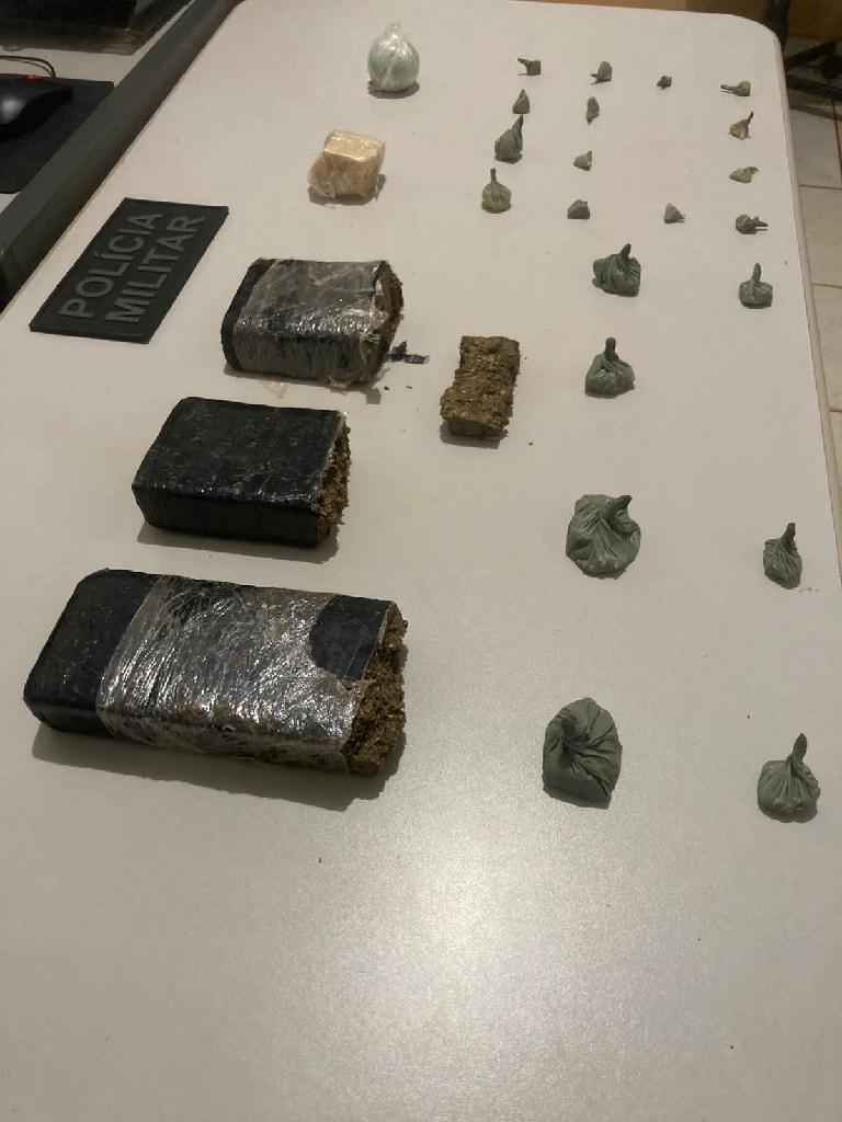 Polícia prende homem com tabletes e porções de drogas em Distrito de Sorriso Foto92321