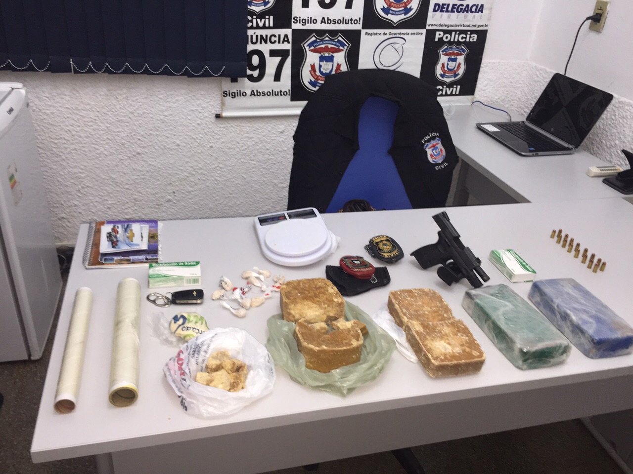 Traficante de alta periculosidade é preso com pasta-base e arma Foto48872