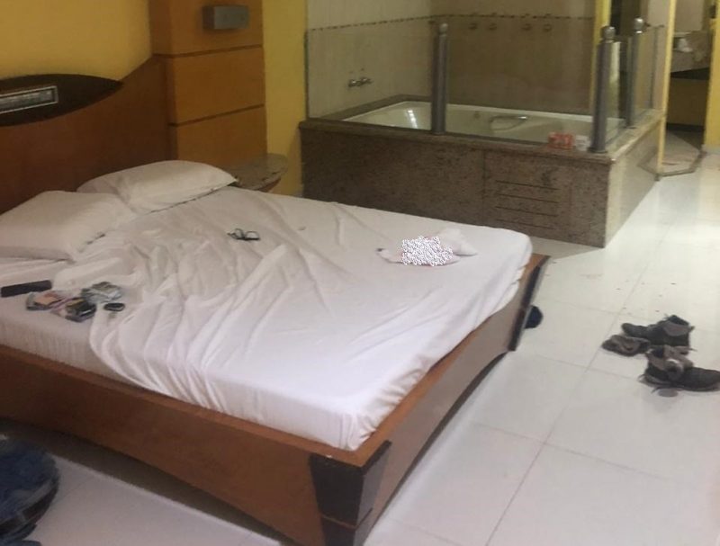 Cliente surta em motel e funcionários o encontraram cheio de sangue Foto29255