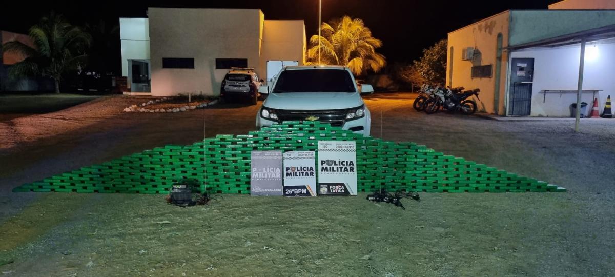 Operação apreende carro com 362 kg de cocaína avaliada em 9 milhões Foto57829