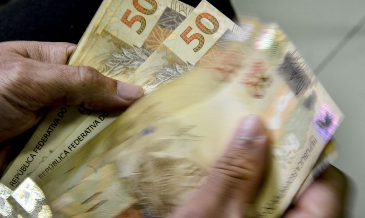 Orçamento de 2023 prevê salário mínimo de R$ 1.302 Foto42160