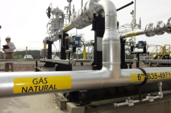 Petrobras anuncia redução de 5% no preço do gás natural para as distribuidoras Foto23030