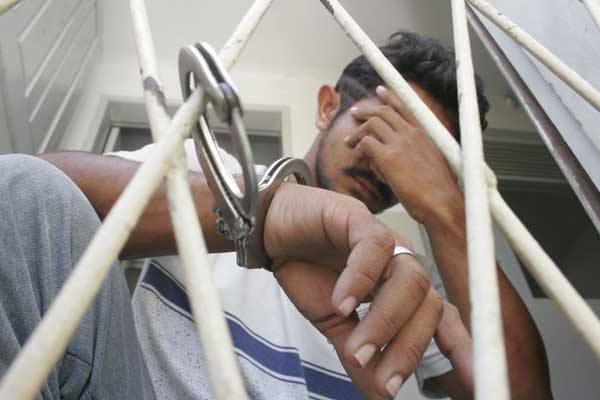 Padrasto suspeito de abusar de menores alega incorporar espíritos Foto88772