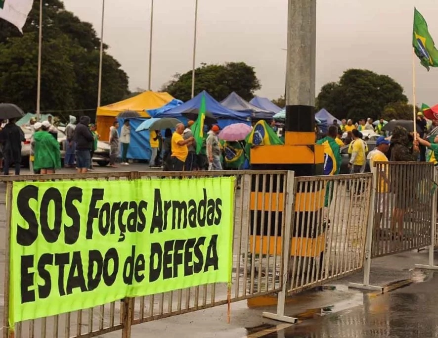 Por determinação do STF, políciais devem identificar veículos que participaram de bloqueios em quartéis Foto58541