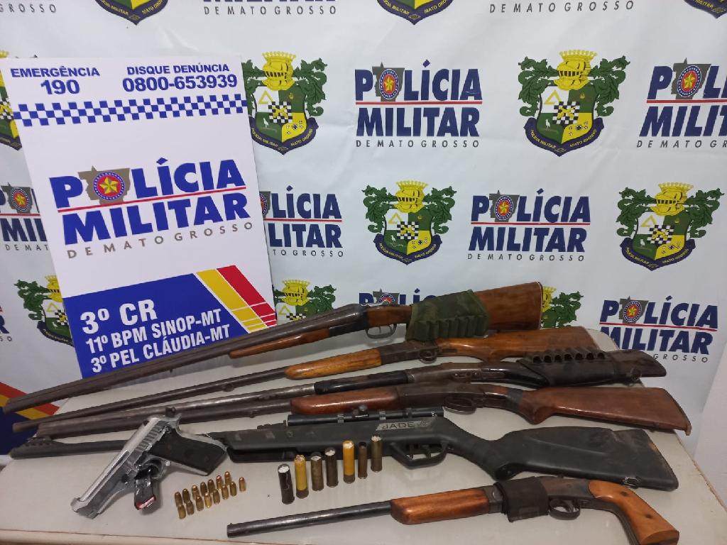 Polícia Militar prende duas pessoas com arsenal de armas em Cláudia Foto66131