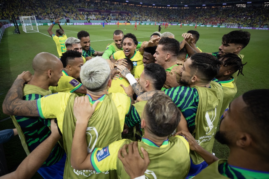 Seleção Brasileira enfrenta Camarões de olho na liderança do grupo G Foto95221