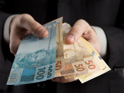 Congresso aprova Orçamento com salário mínimo de R$1.320 para 2023 Foto47532