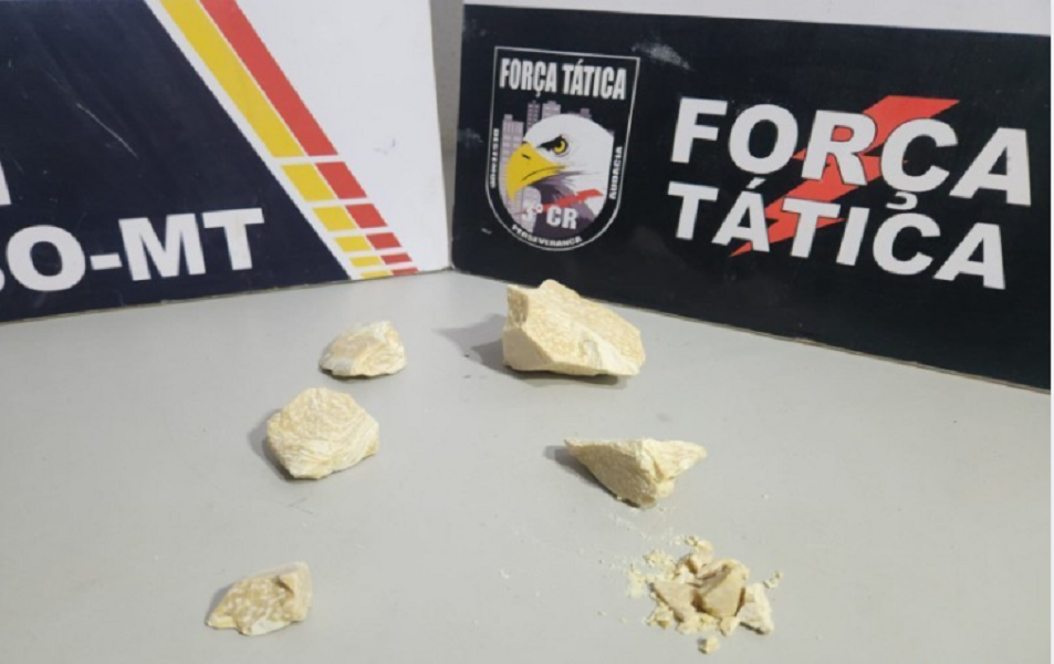 Menor detido pela Força Tática com pasta base diz que droga era pra pagar dívida com facção Foto34564