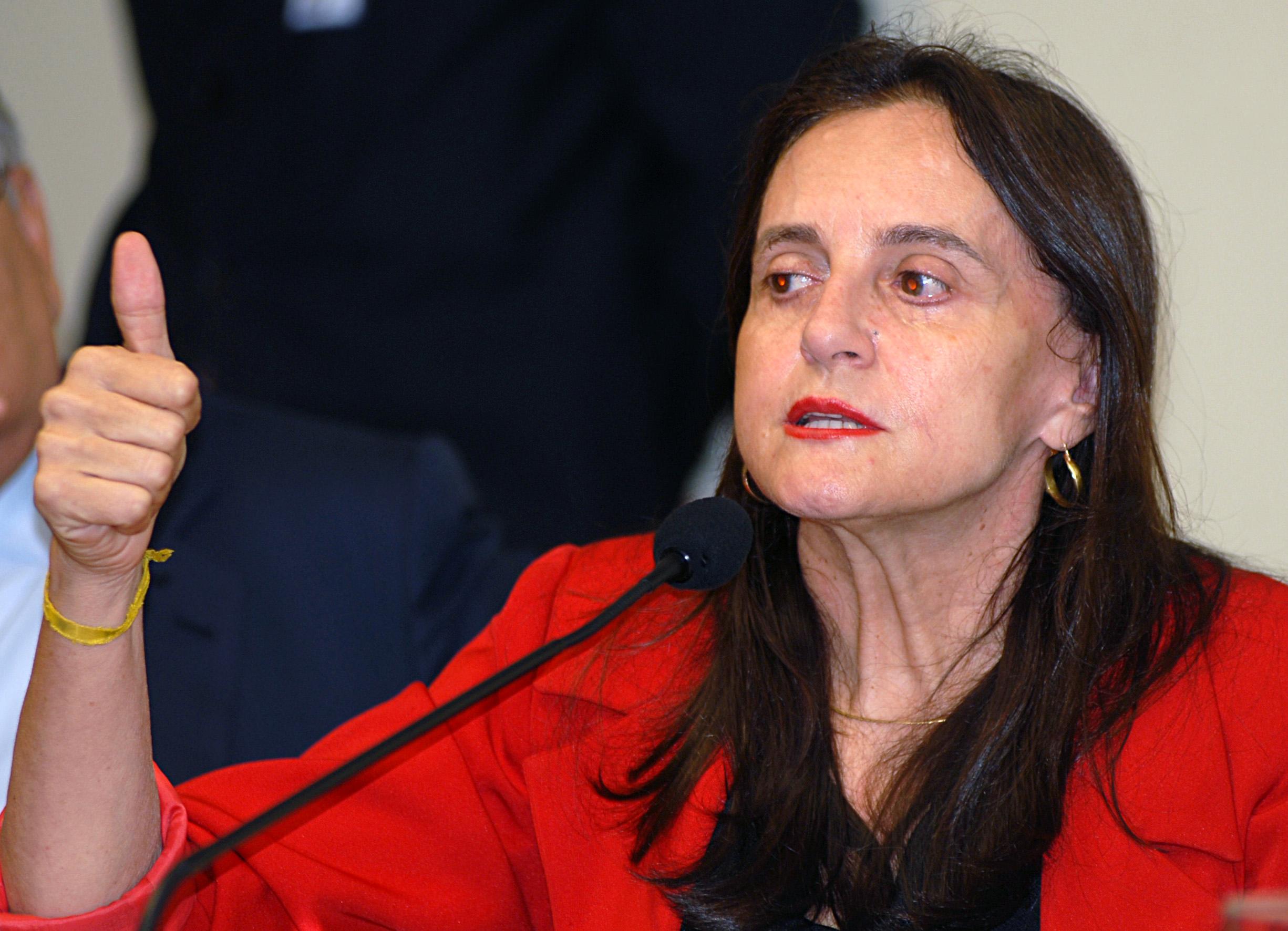 Serys se filia a partido vinculado à Igreja Universal Foto23200