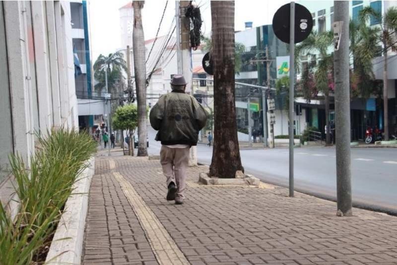 Frio chega com tudo e termômetros vão marcar 12 graus Foto40851