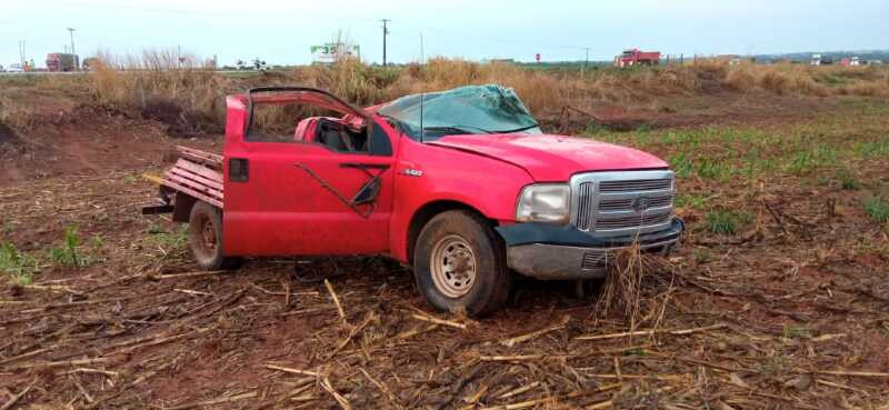 Motorista perde controle de caminhonete e dois morrem na MT-485 Foto30658