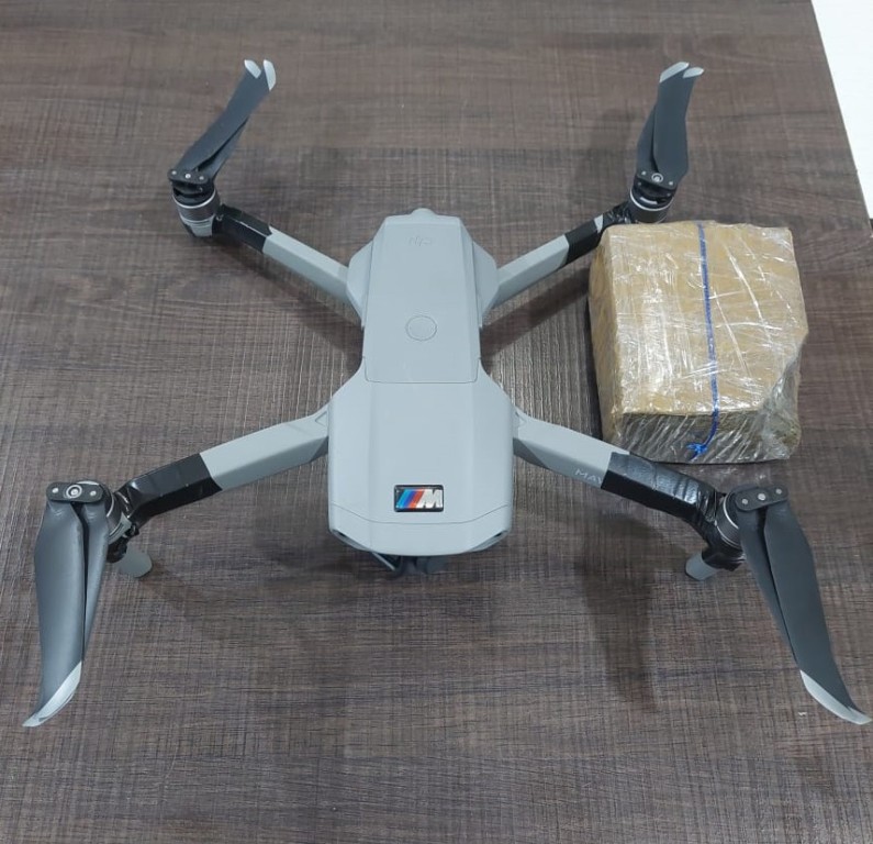 Policiais abatem drone e impedem entrada de droga em presídio Foto60220