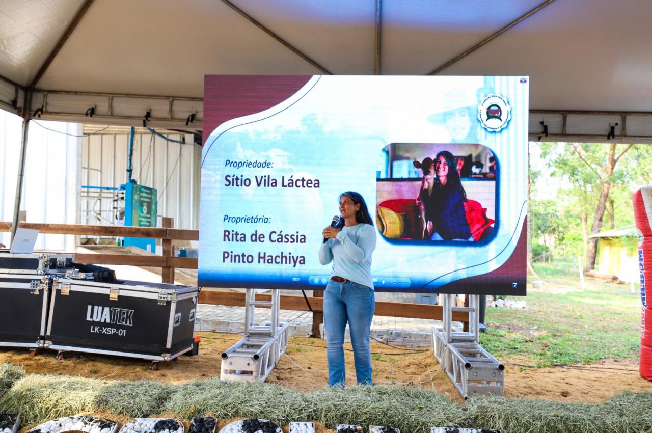 “É preciso ter persistência e comprometimento”, afirma produtora rural durante Dia de Campo Foto12248