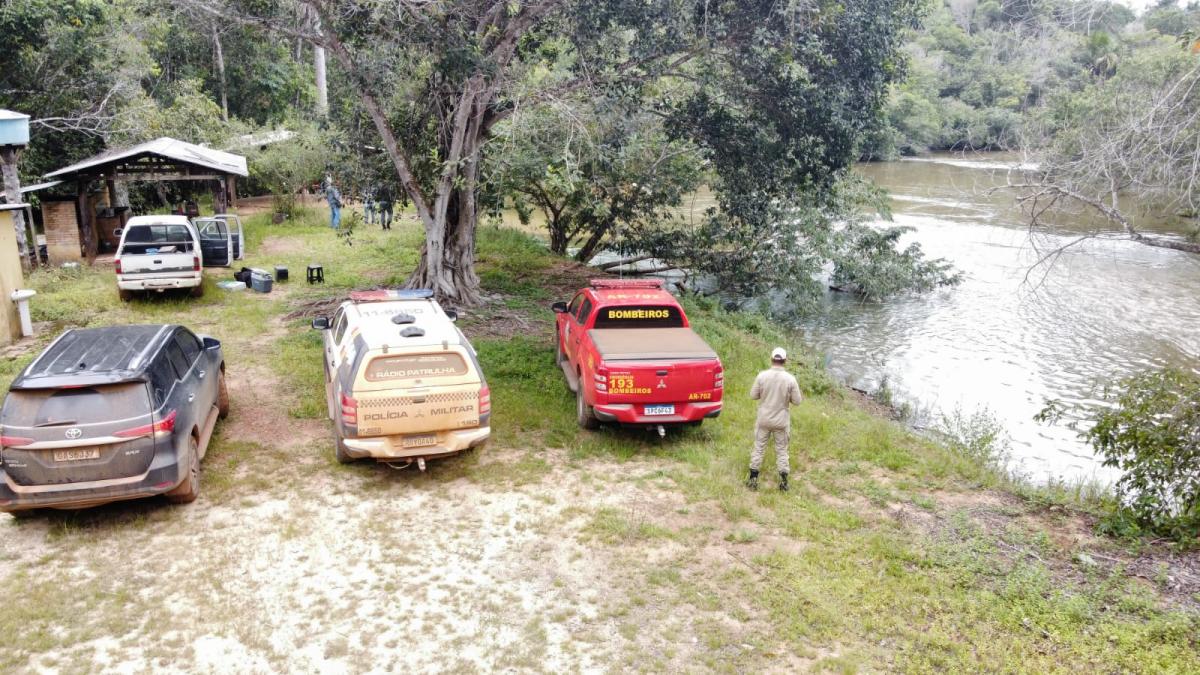 Jovem tem crise de convulsão, cai no rio e morre afogado Foto76563