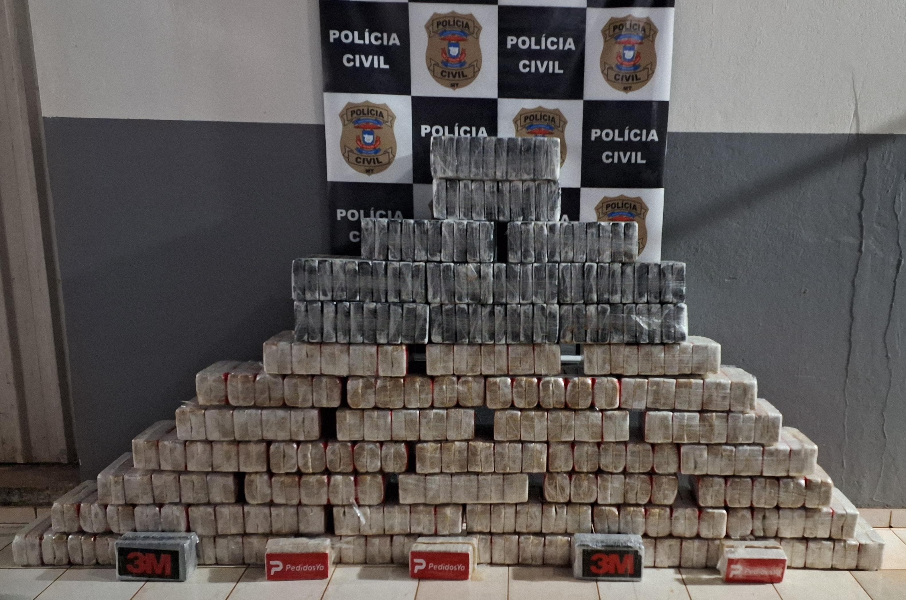 Polícia apreende mais de 458 quilos de entorpecentes e cumpre buscas contra grupo investigado por tráfico na fronteira Foto79459