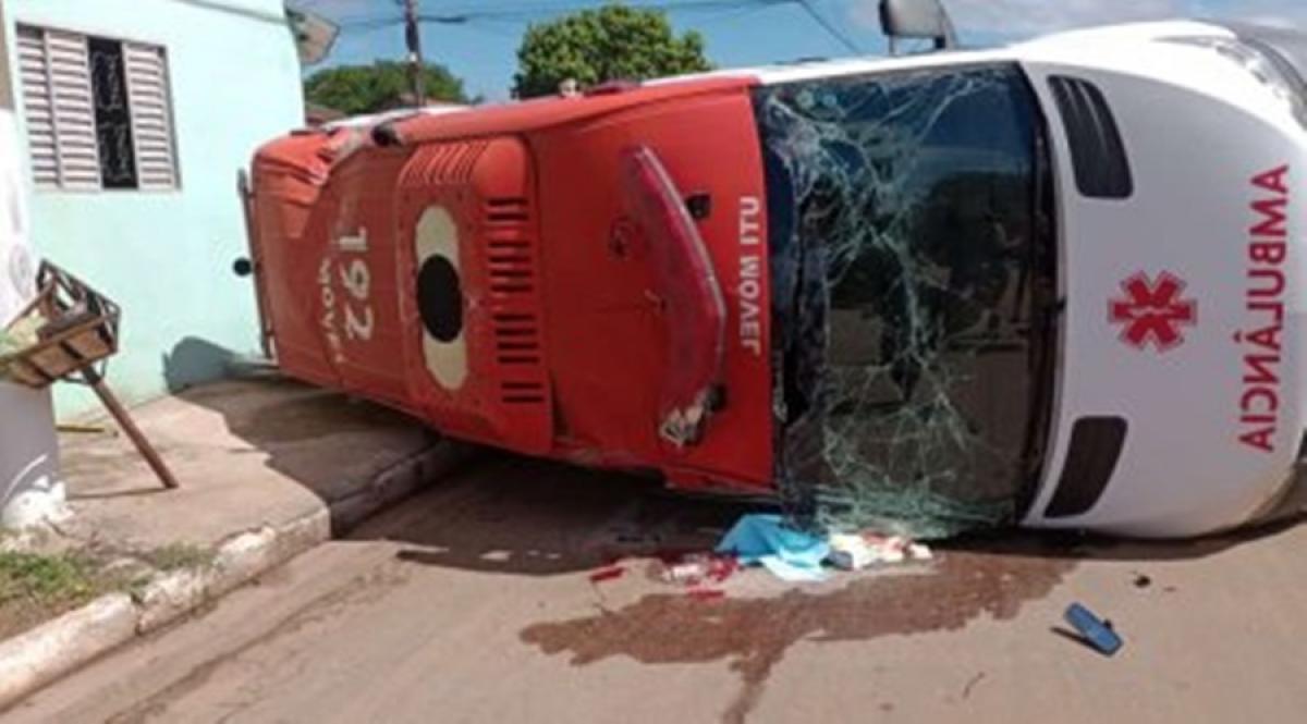 Batida entre duas ambulâncias da Saúde deixa 3 feridos Foto92063