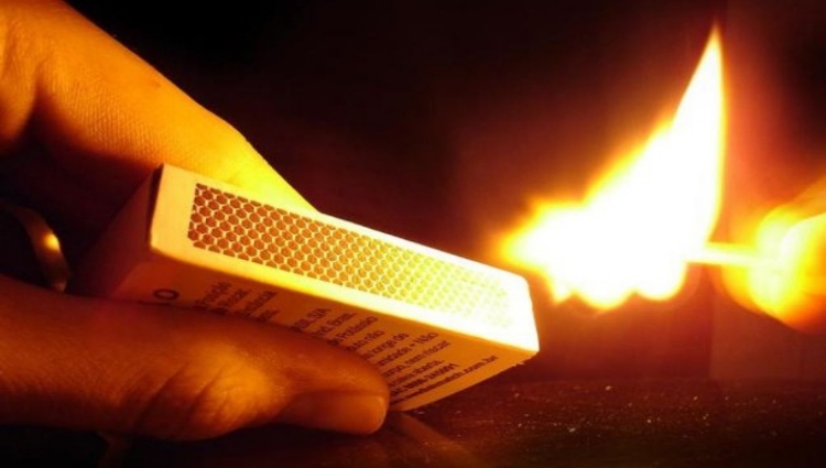 Mulher é presa após incendiar residência e matar marido dormindo Foto60691