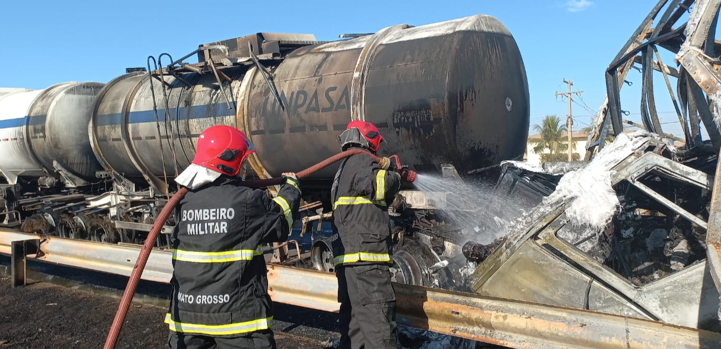 Cinco morrem e 11 pessoas ficam feridos em acidente na BR-364 Foto93664