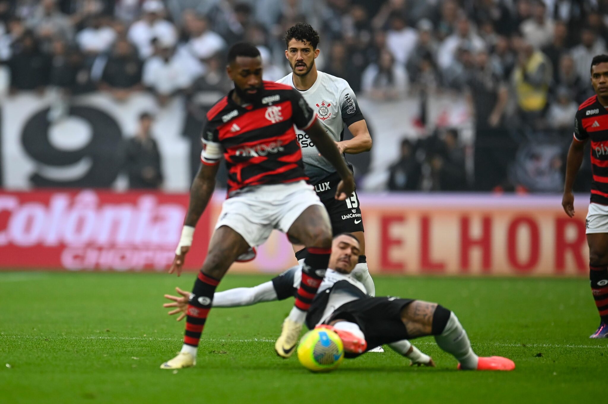 Flamengo empata com o Corinthians e vai à final da Copa do Brasil Foto26056