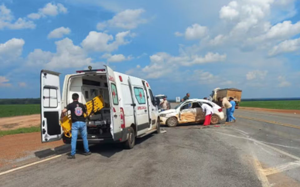 Acidente entre dois veículos deixa 2 mortos e 5 feridos entre Ipiranga do Norte e Sorriso Foto714