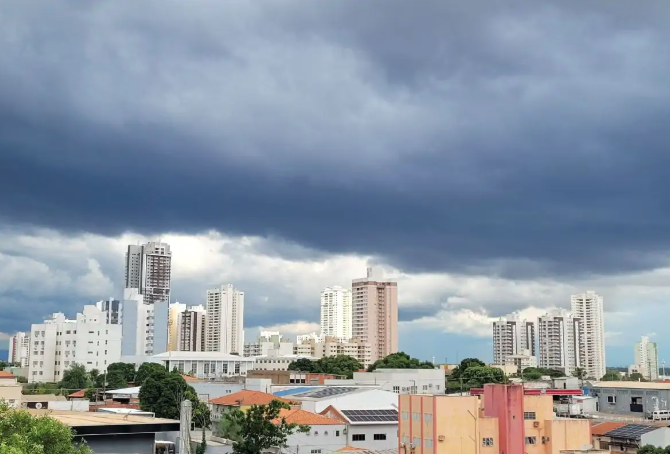 Última semana do ano começa com sol e pancadas de chuva em MT Foto76102
