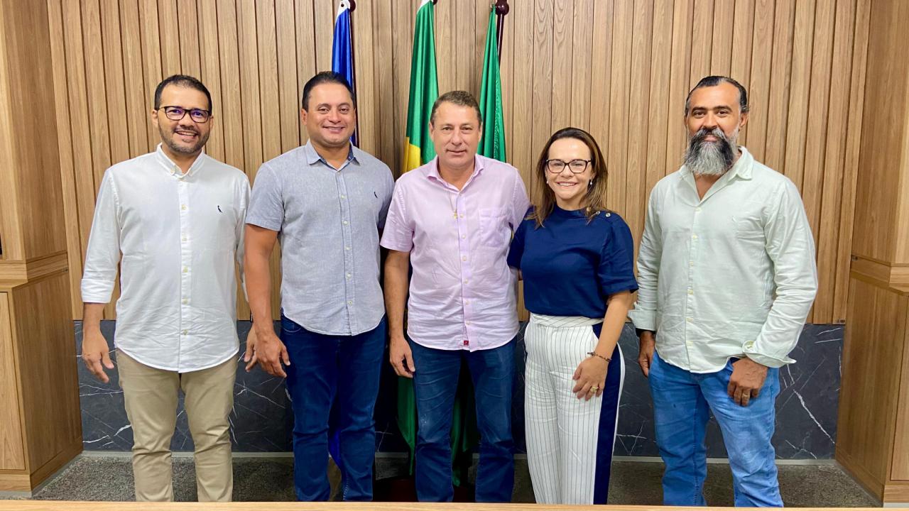 Prefeito de Sorriso recebe senadores para discutir parcerias tecnológicas e comerciais Foto40574